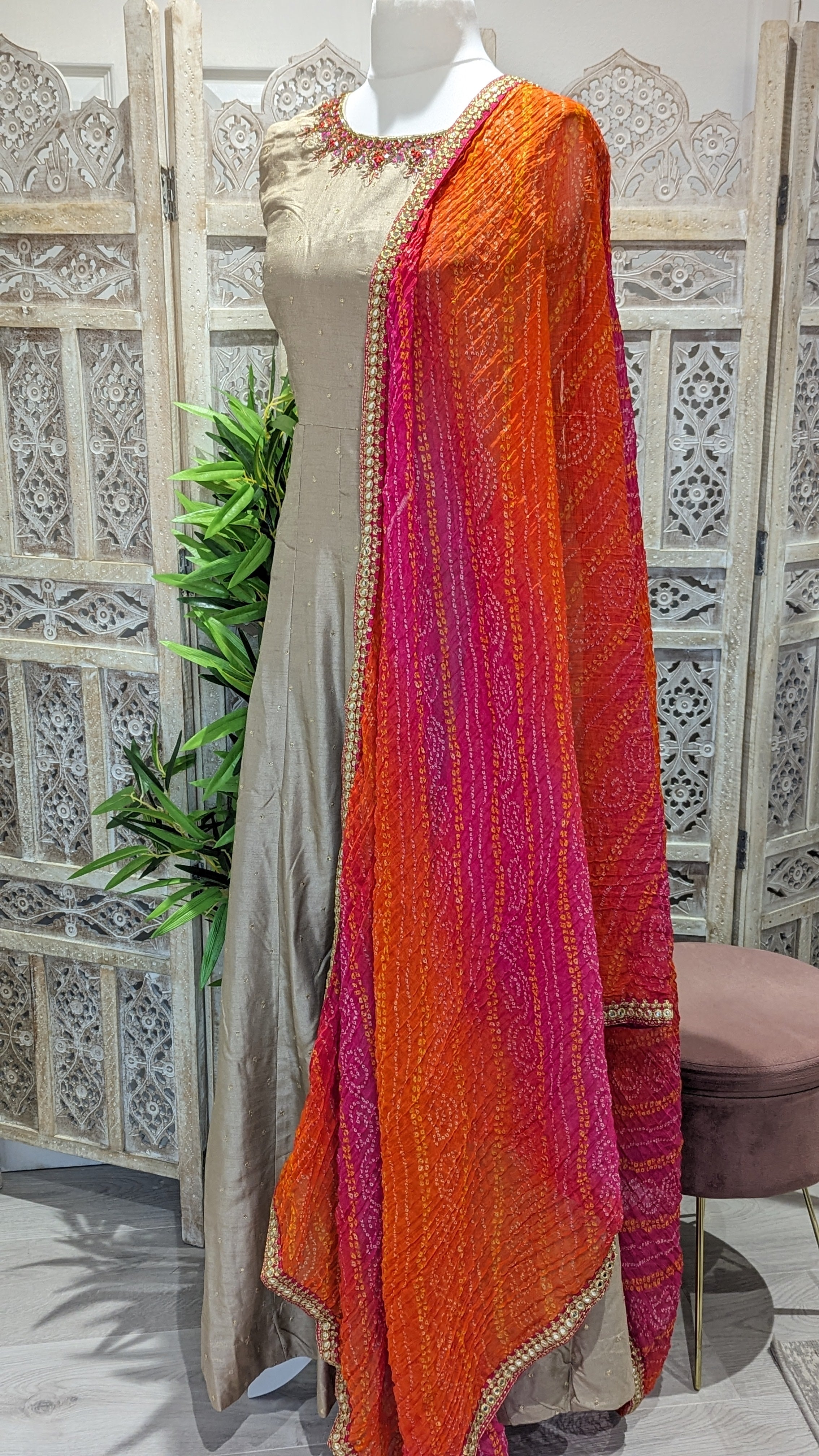 Gown with Pink\Orange Bandhani Dupatta. Size 8-10 (bust 38")