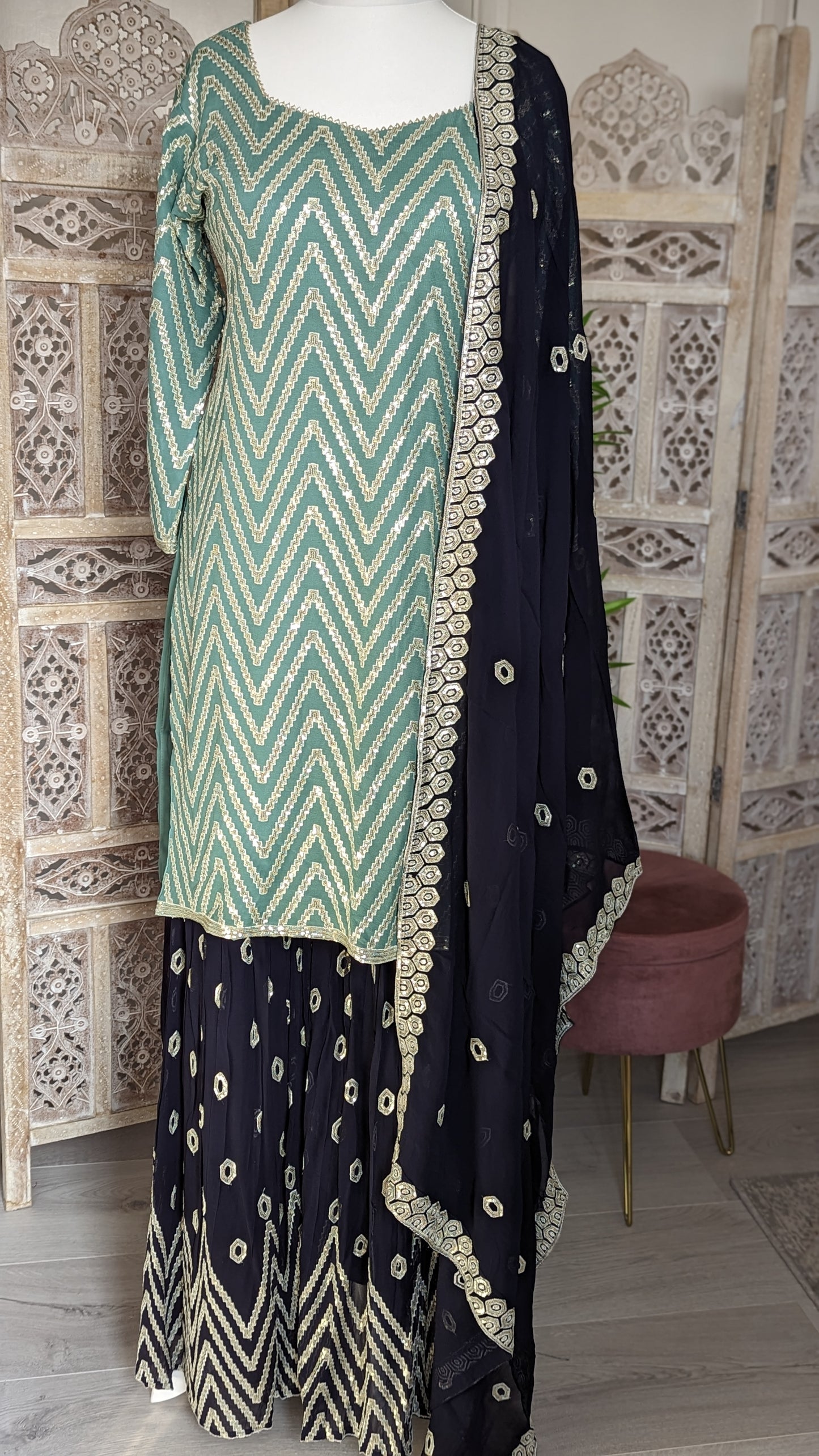 Contrast Geo Sequin Gharara Set (12-14)