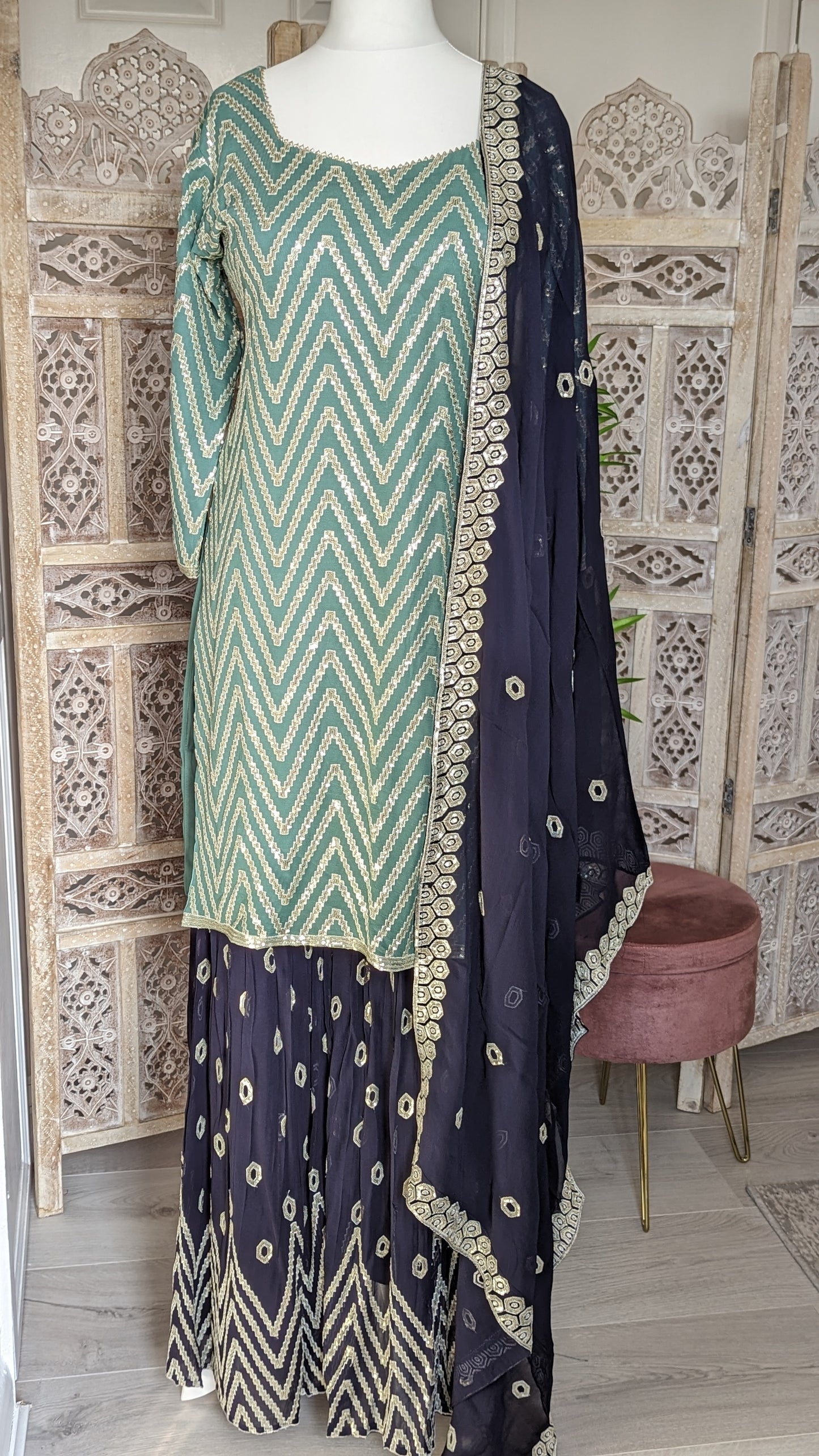 Contrast Geo Sequin Gharara Set (12-14)