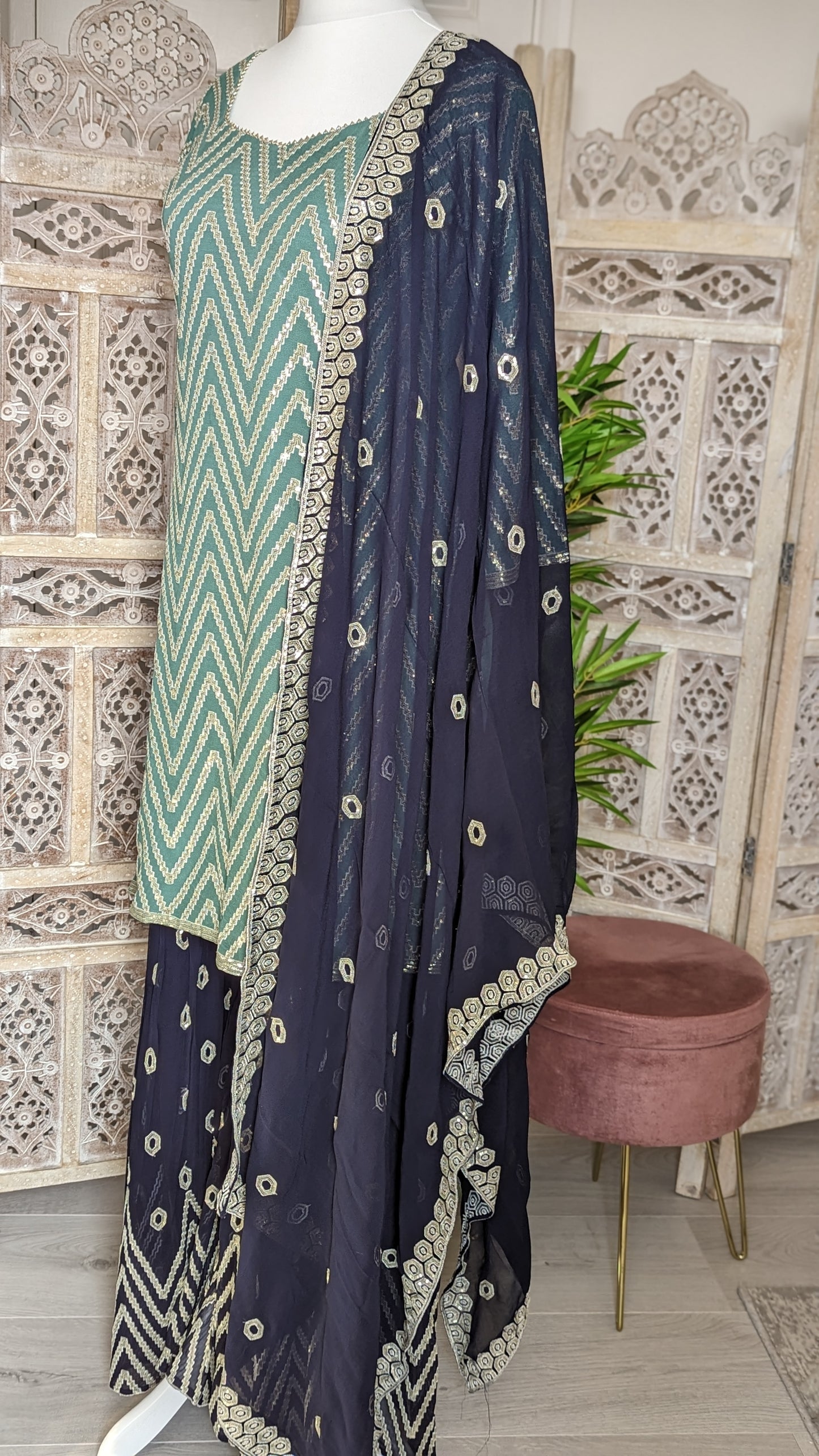 Contrast Geo Sequin Gharara Set (12-14)