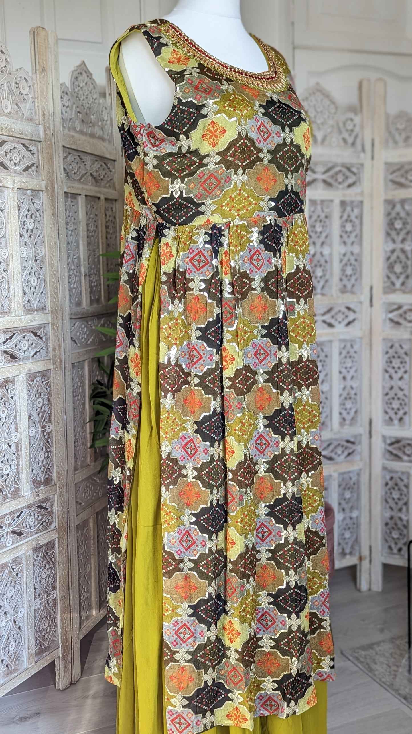 Mehndi Print Palazzo Set (16-18)