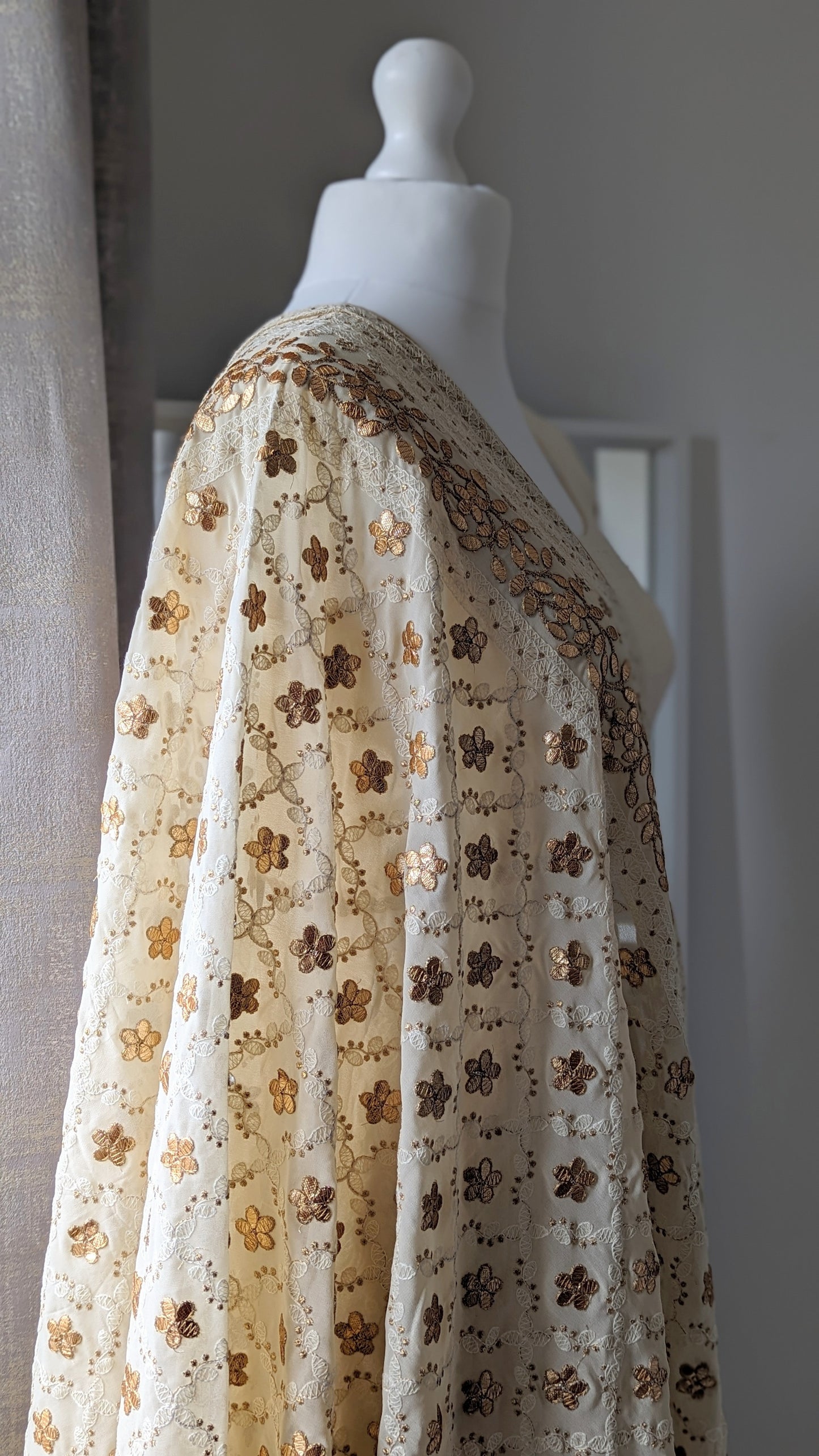 Chikankari Gota Pati Dupatta (Shawl) - Cream