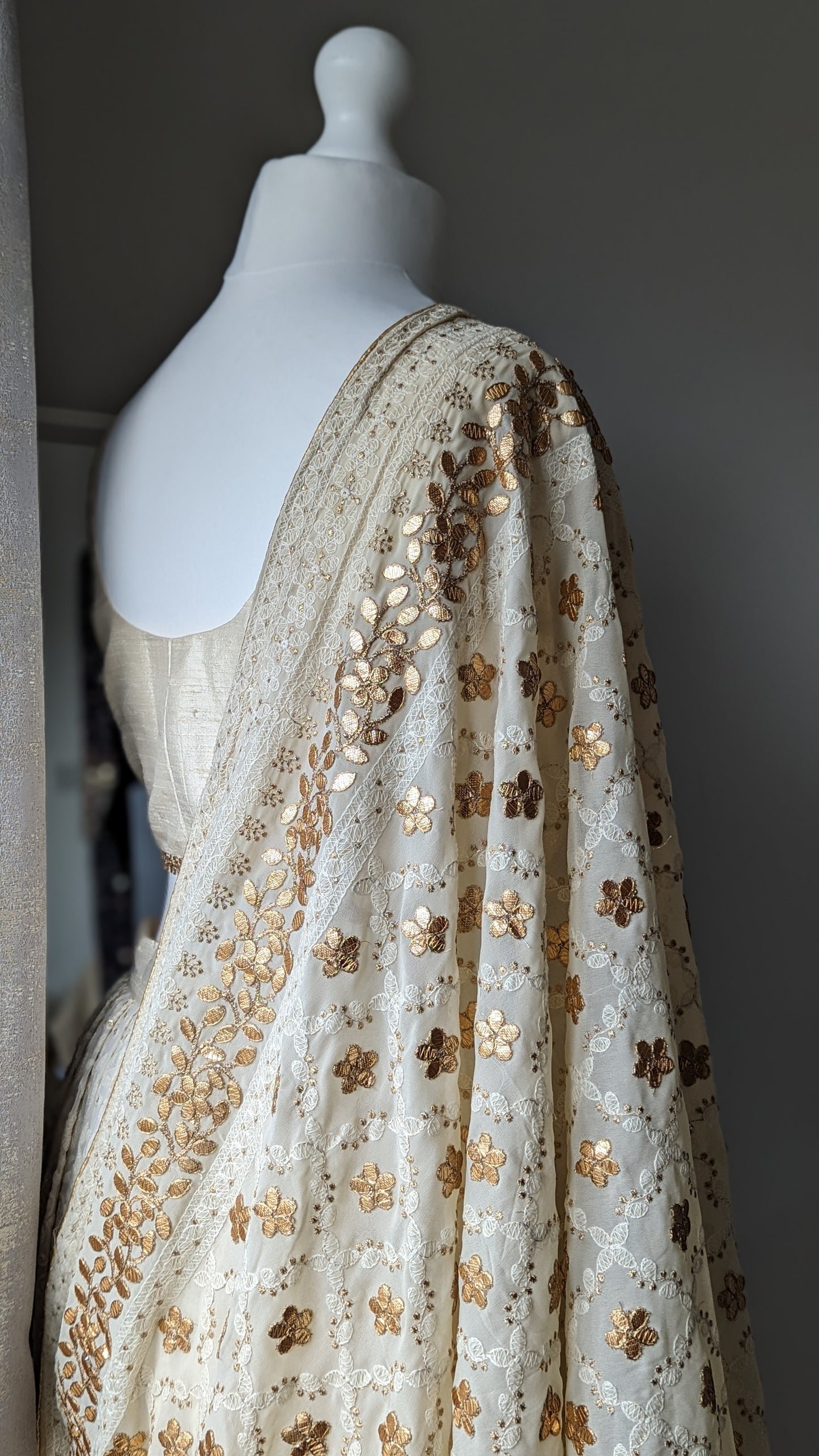 Chikankari Gota Pati Dupatta (Shawl) - Cream