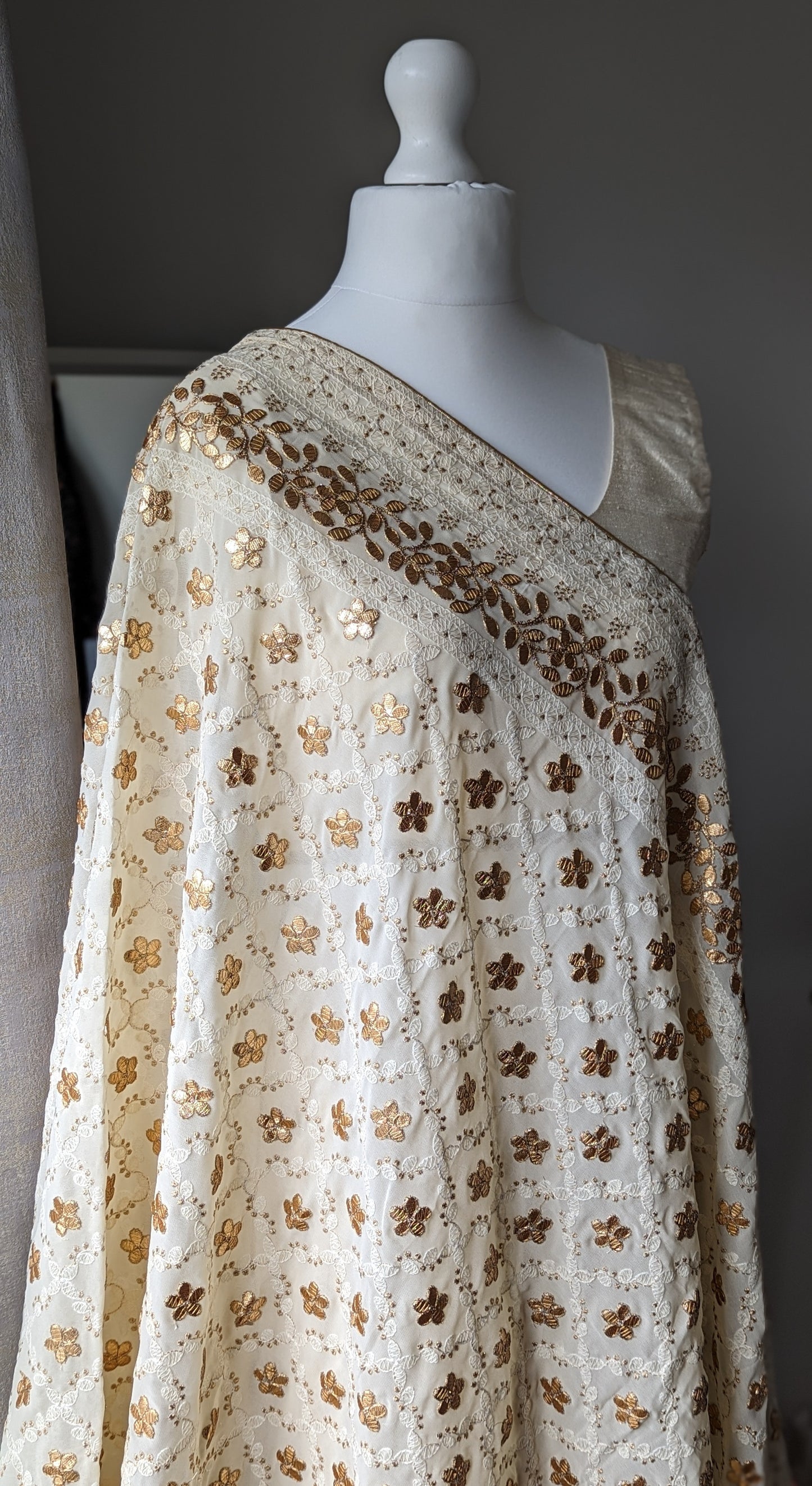 Chikankari Gota Pati Dupatta (Shawl) - Cream