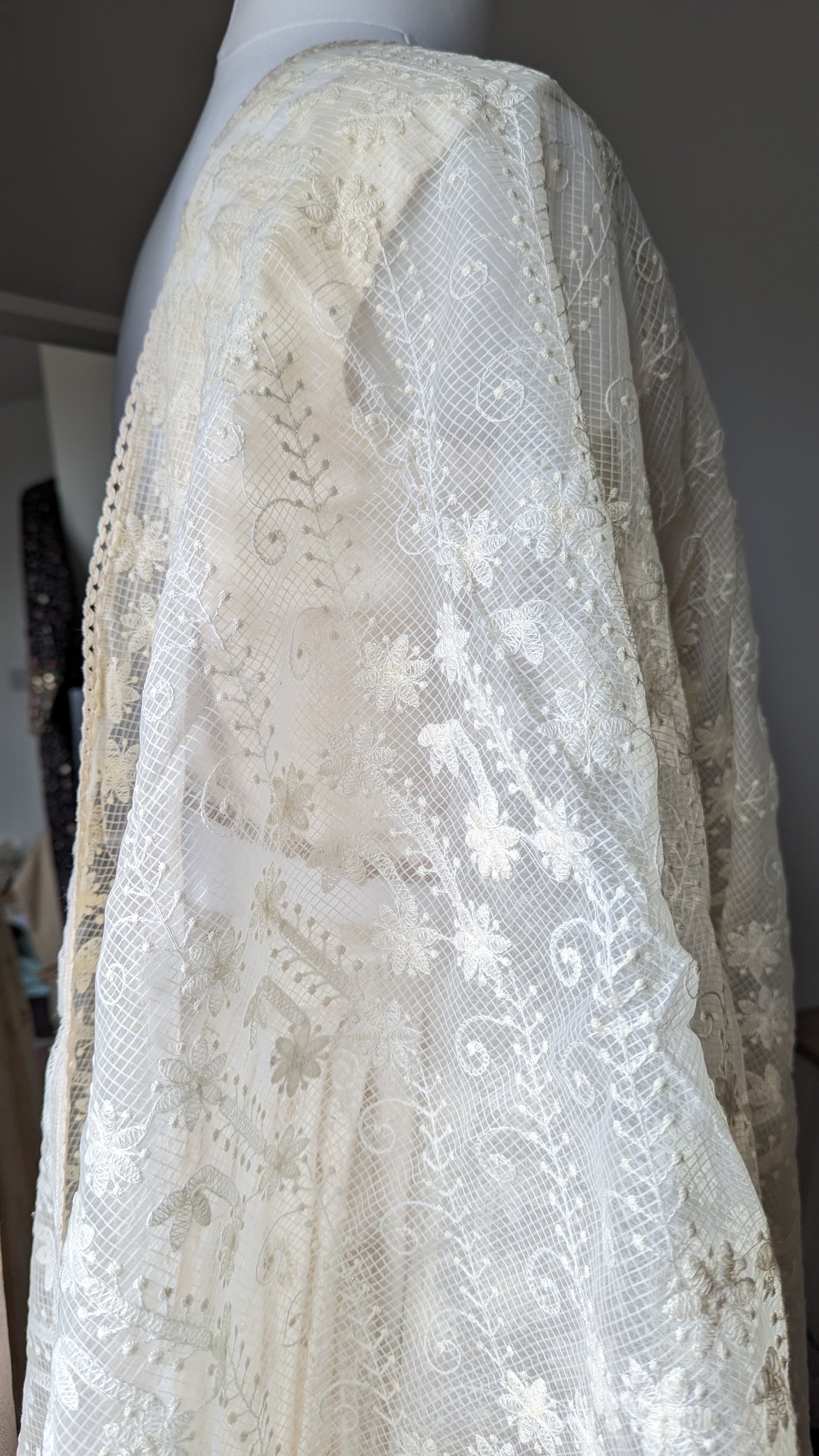 Lucknowi Embroidered Dupatta / Shawl