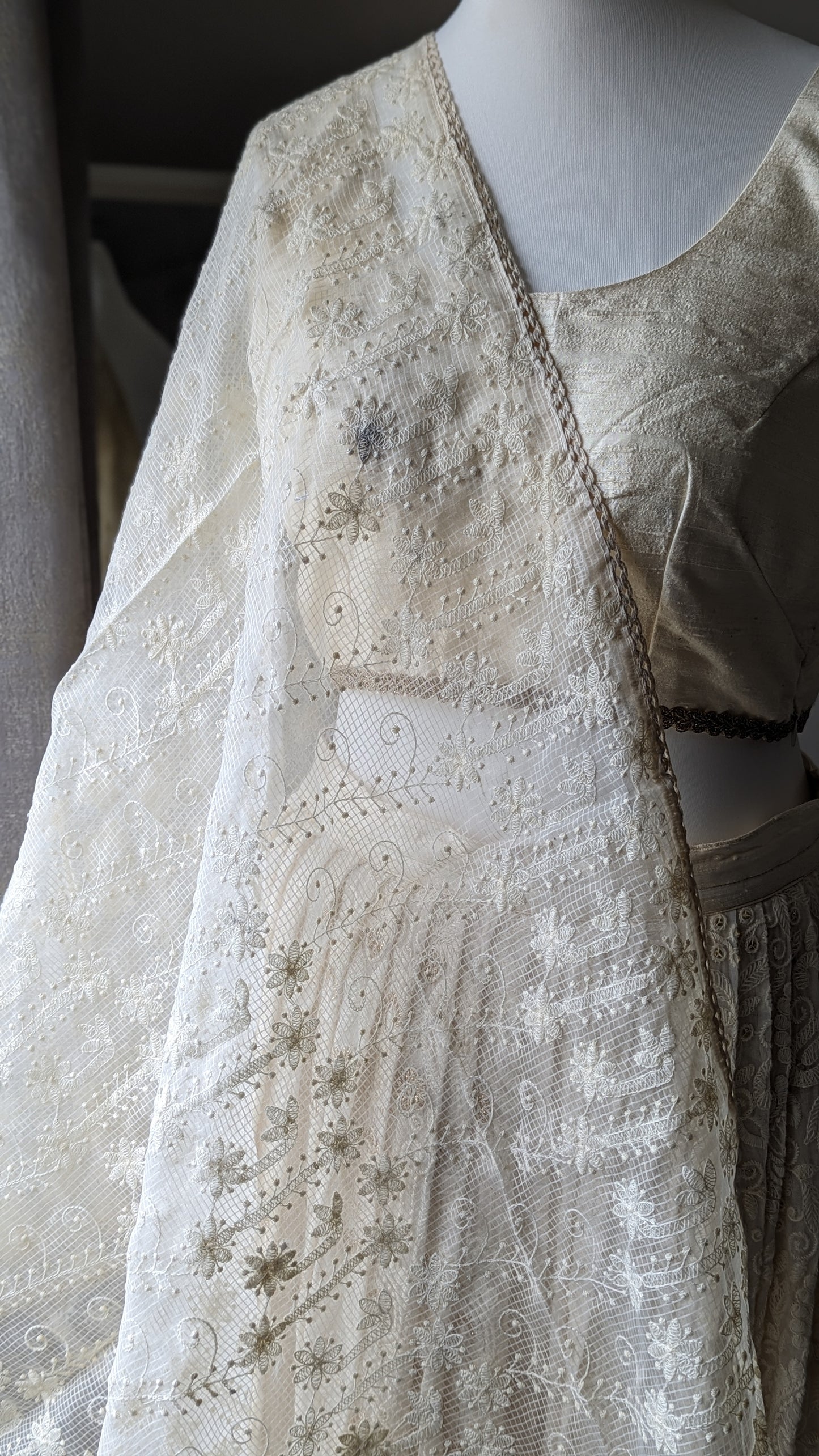 Lucknowi Embroidered Dupatta / Shawl