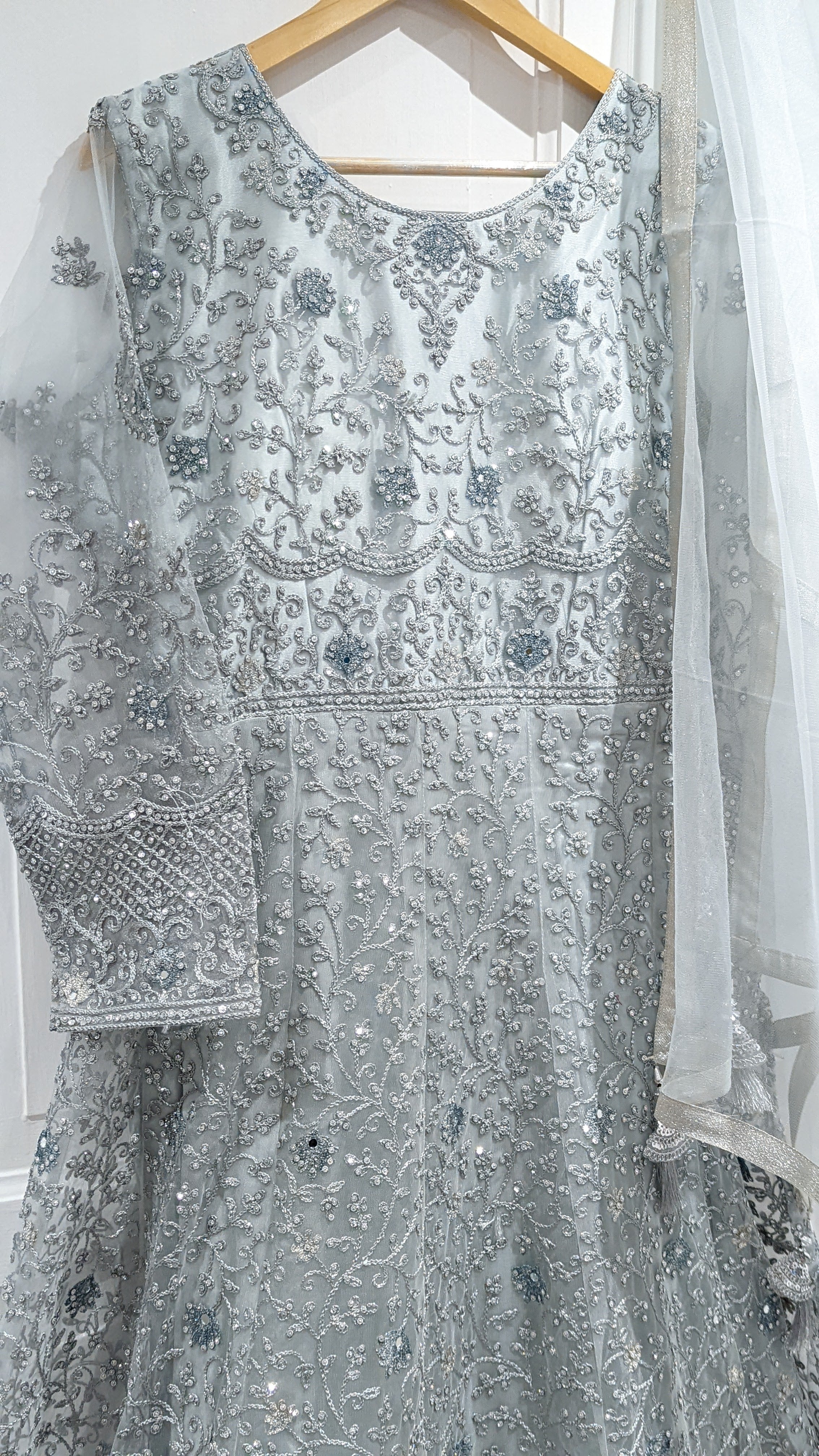 Silver Grey Long Sleeve Gown - Size 16-18 (bust 46")