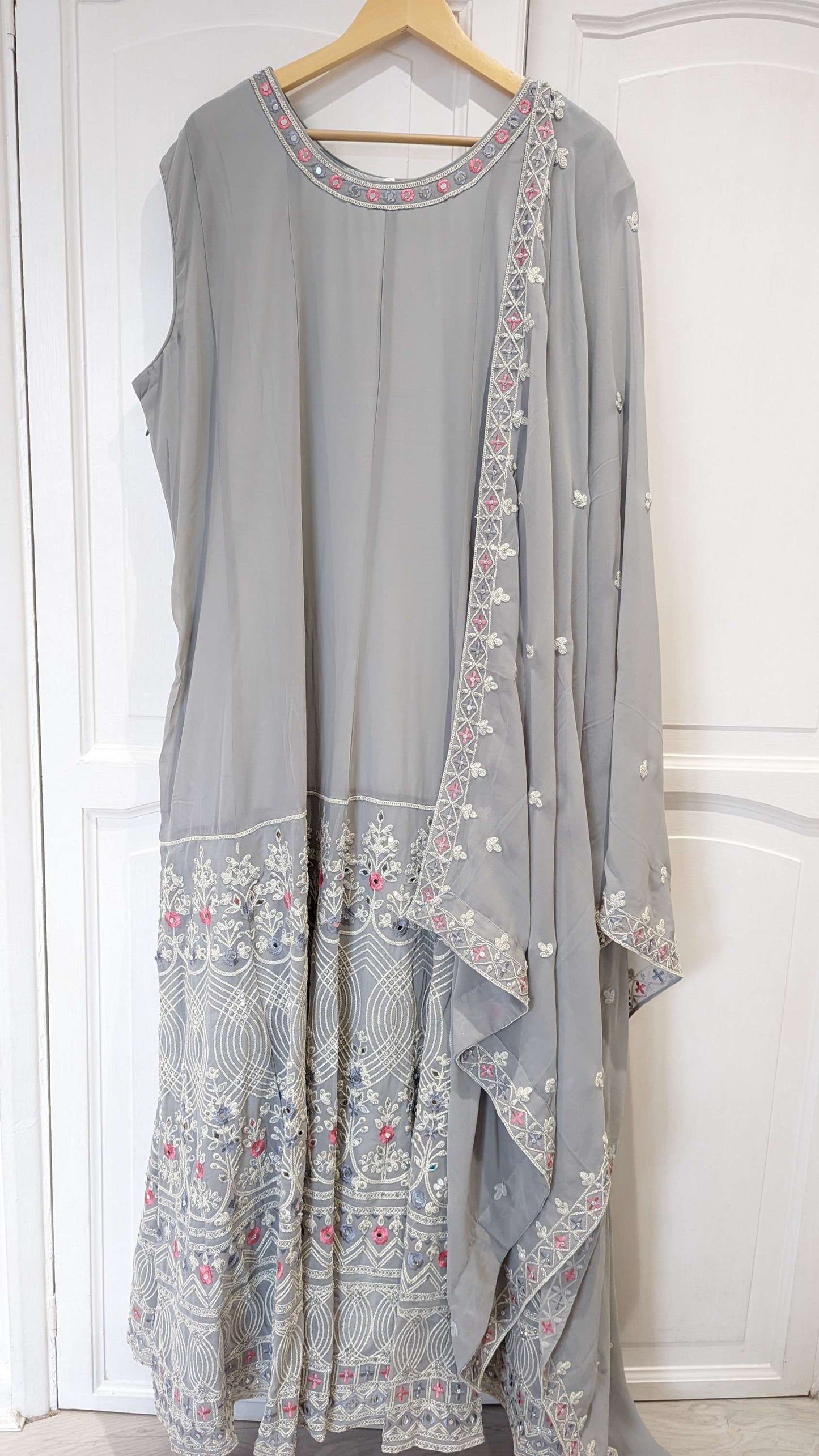 Luxury Grey Deco Embroidery Gown (24-26)