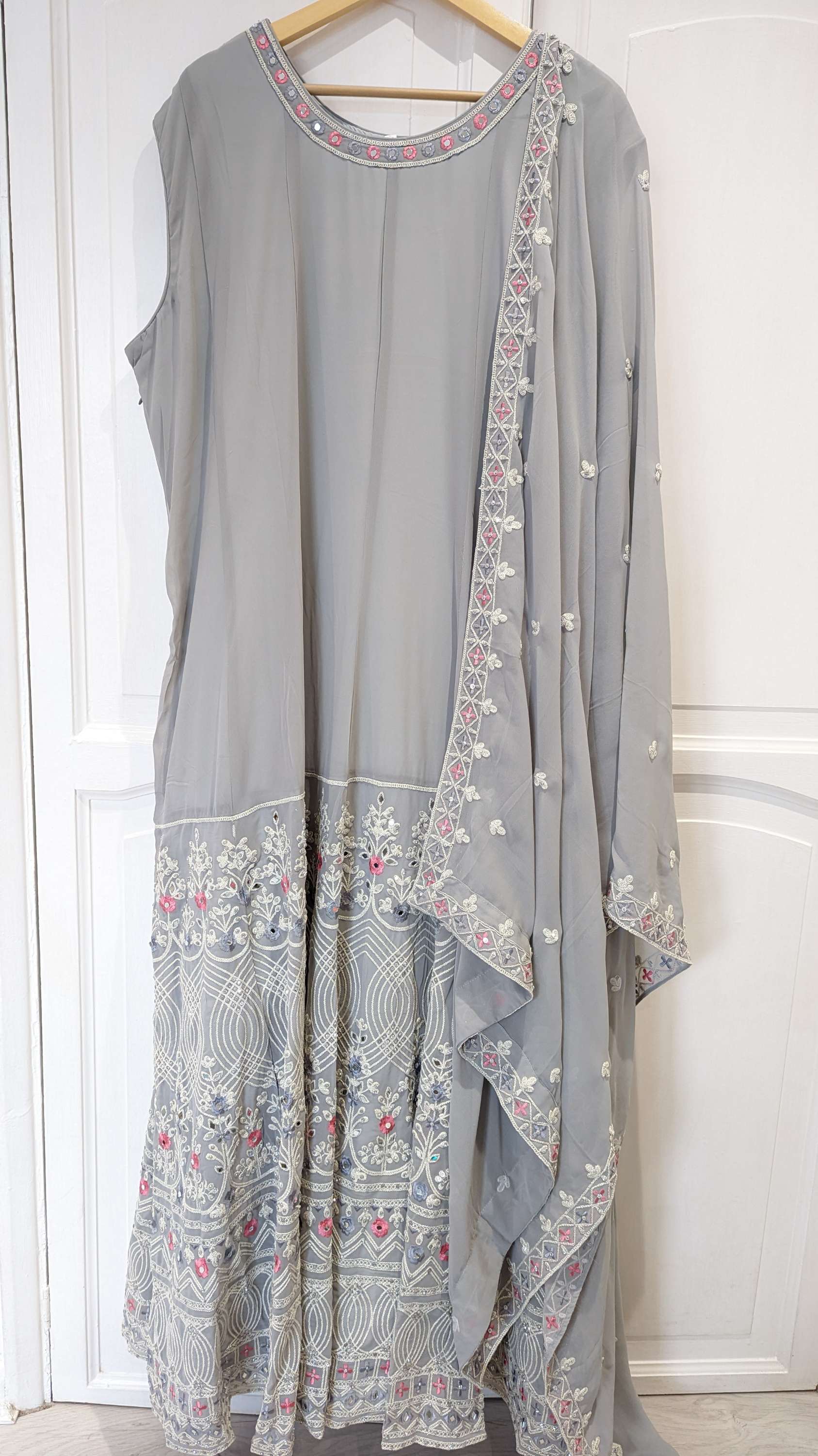 Luxury Grey Deco Embroidery Gown (24-26)