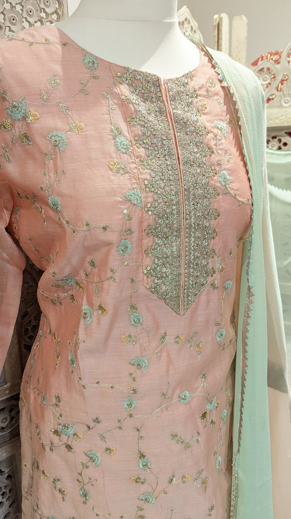 Pastel Pink Ombre Dupatta Suit Set Size 16-18 (bust 46”)