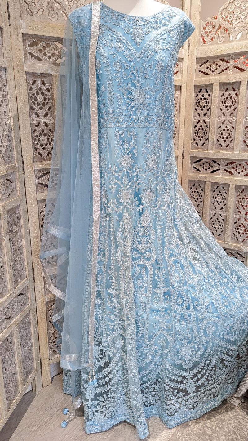 Ice Blue Gown Size 18-20 (bust 48")